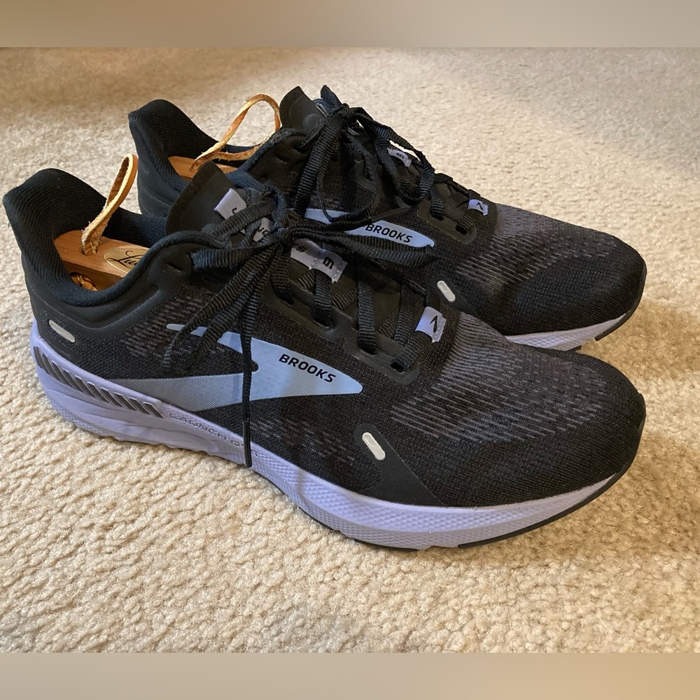 Brooks Launch GTS 9 Women’s Running Shoes. Size 8.5 D Wide. Black & Lavender.